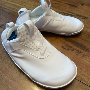 Nike Zoom Pulse White Pure Platinum Grey Nurse Slip-on Shoes Women's 5